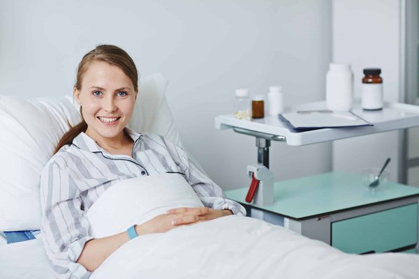 Come affrontare il recupero post-operatorio per un atleta di salto in alto?